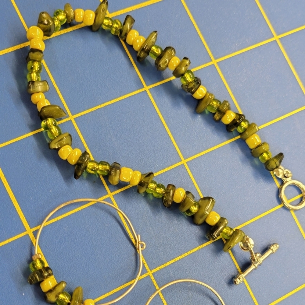 La Ti Da - Green Beaded Bracelet & Earring Set